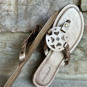 Ladies Pierre Dumas Flip Flops Rose Gold Never Worn size 9 but run a bit small